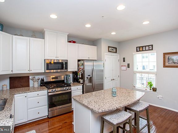 3rd image of 59 N School Ln #5