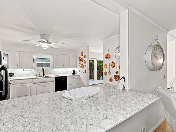 3rd image of 10230 S Marango Dr