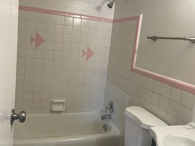 215 W Wyoming Ave — Photo 6