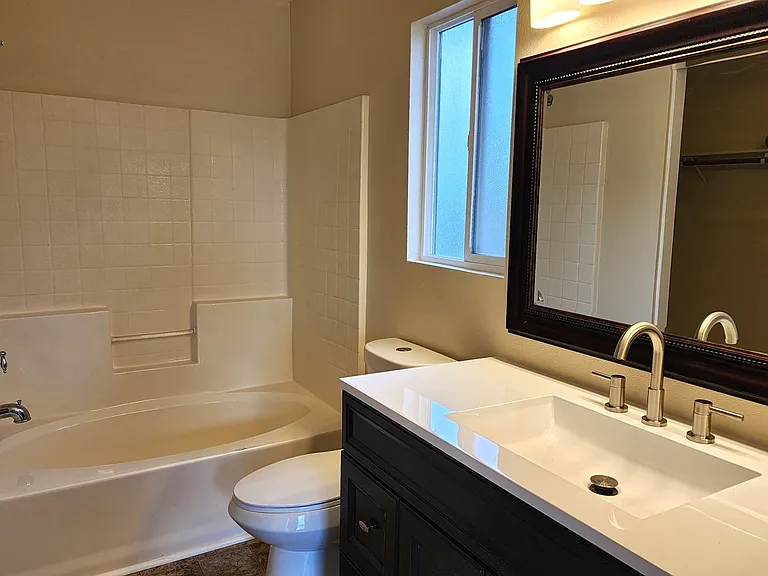 1435 Honey Locust Ave — Photo 15