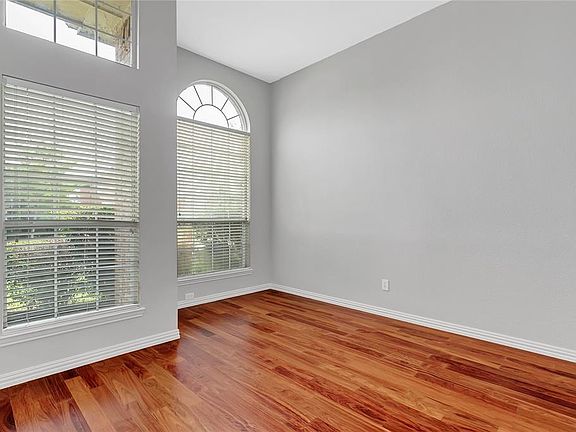 4th image of 2429 Hopkins Dr