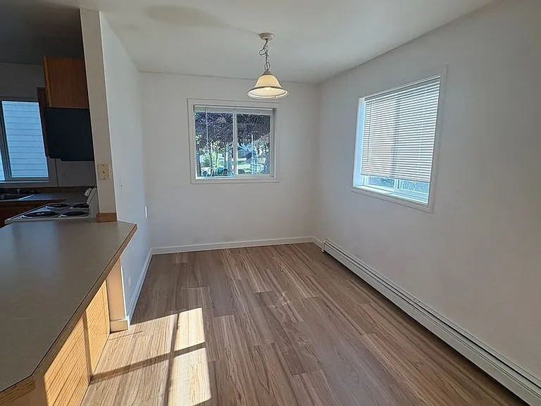 411 Greenway Ave — Photo 6