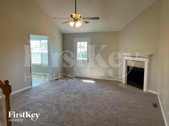 3rd image of 1275 Meredith Way