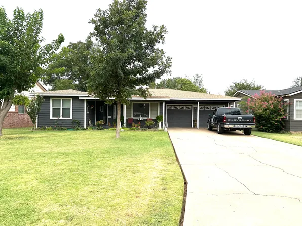 1405 Travis St, Plainview, TX 79072
