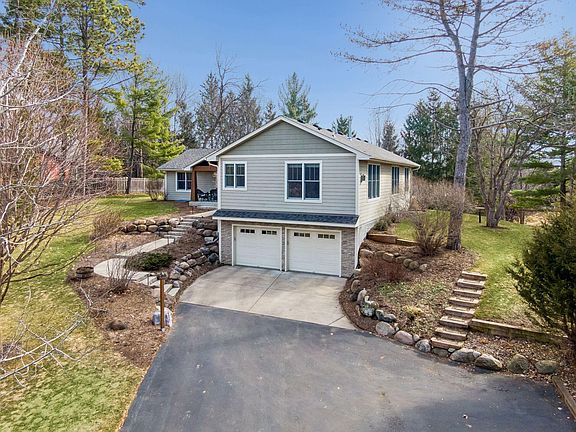 2nd image of 450 Willow Dr S