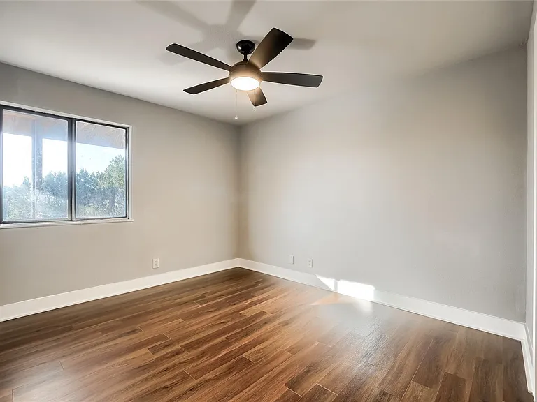 5909 Lago Vista Way #D — Photo 13