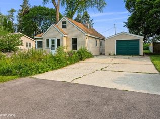 7116 Hiawatha Dr, Wonder Lake, IL