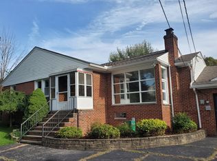 7477 Royalton Rd, North Royalton, OH 44133