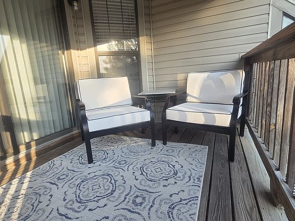 5th image of 742 Brookside Dr APT 302
