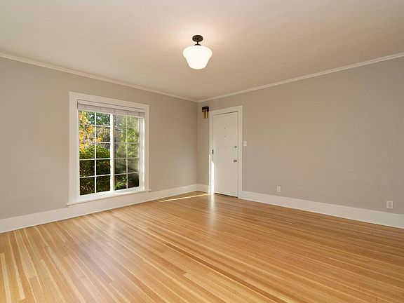 2nd image of 2528 Queen Anne Ave N APT 3