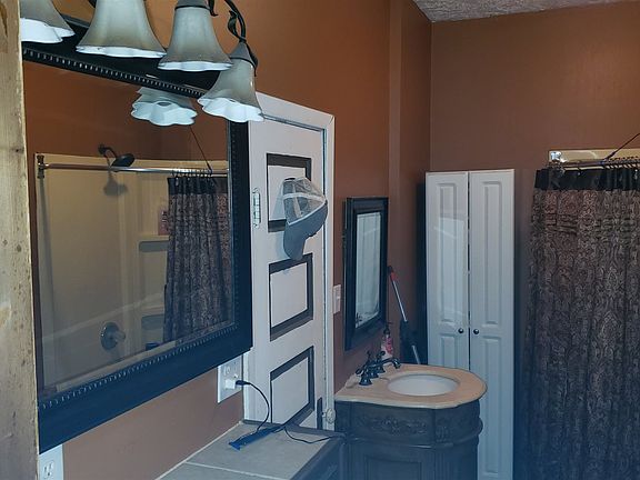 2nd image of 801 Wheatland Ave