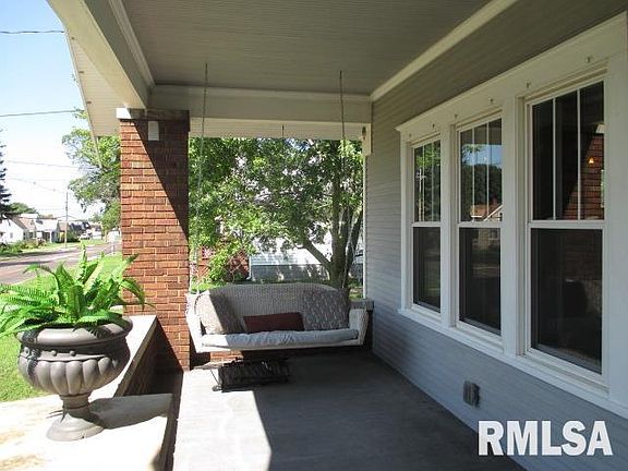 2nd image of 1117 E Glen Ave