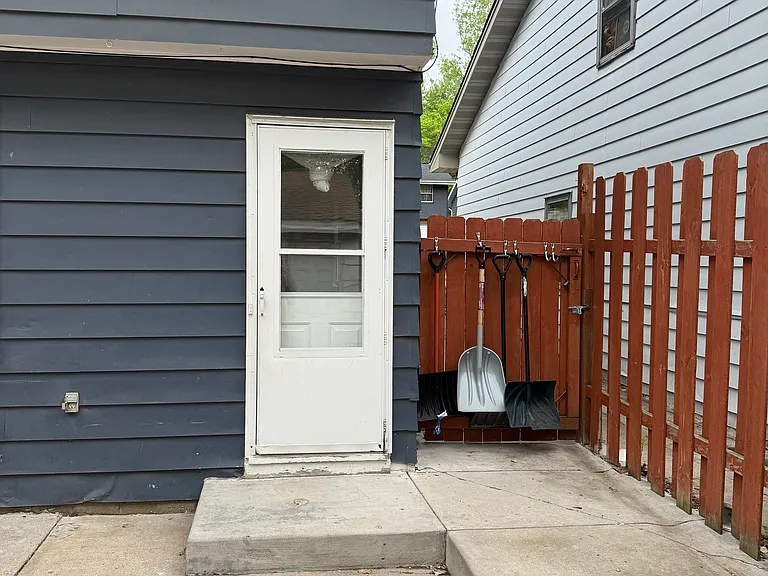 1319 Circle Terrace Blvd NE #1 — Photo 18