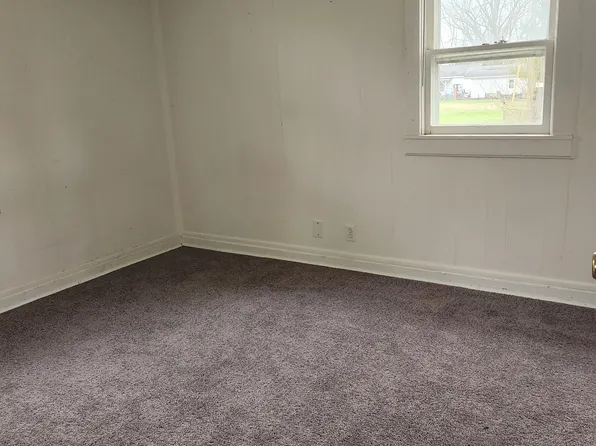 2422 White St, Anderson, IN 46012