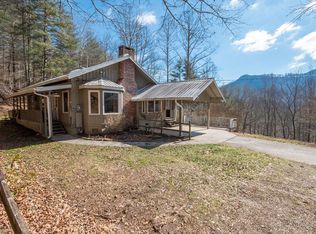 5560 Highlands Rd, Franklin, NC 28734