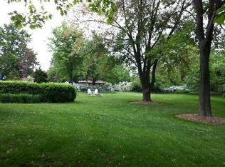 23193 N High Ridge Rd, Barrington, IL 60010