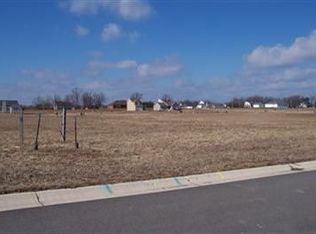 2105 E Prairie Ridge Dr, Valparaiso, IN 46383