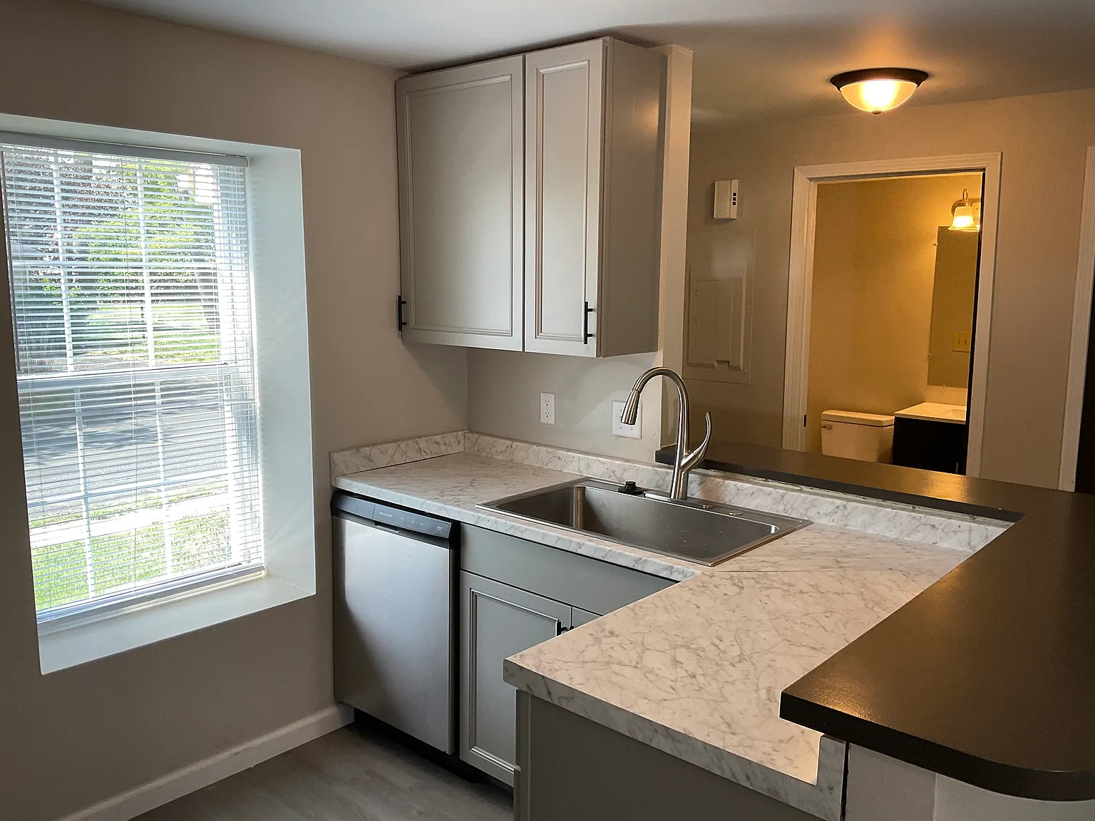 2 bed, 1.5 bath, 1060 sqft, $1,300 — Photo 3