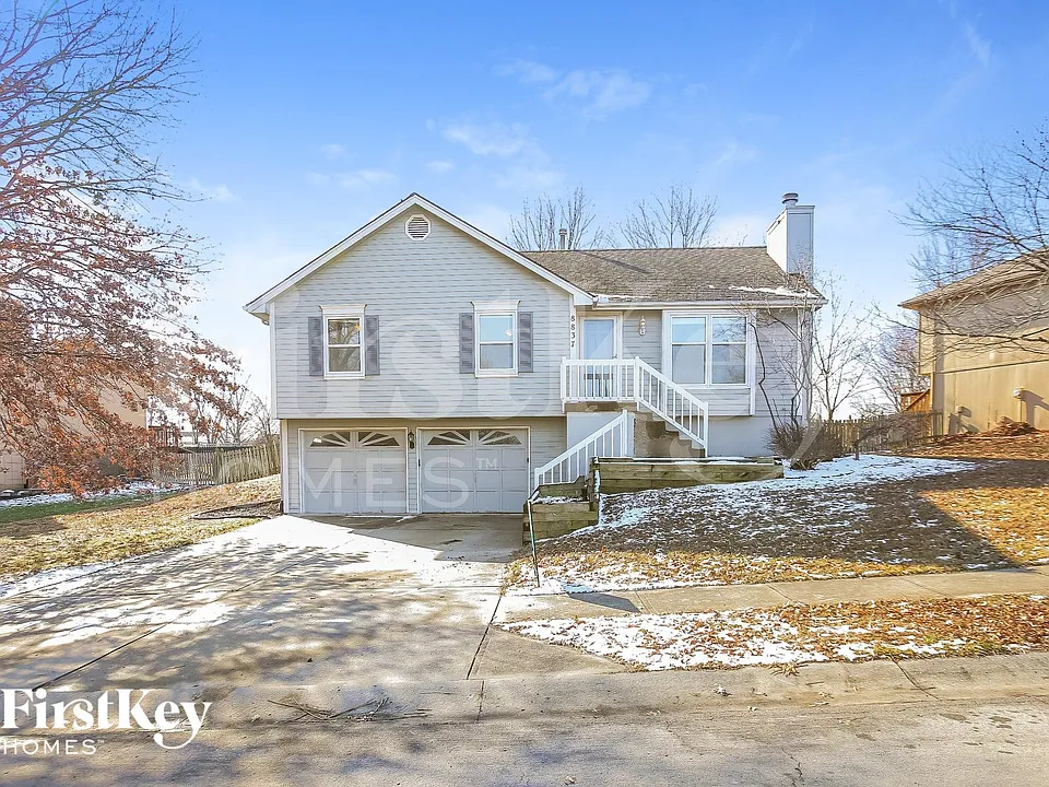 8837 NE 74th Ter