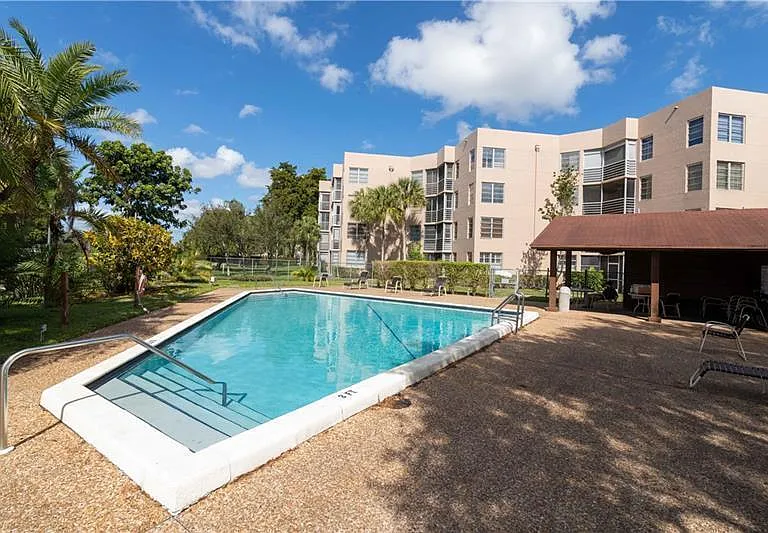 1811 Sabal Palm Dr #304 — Photo 9