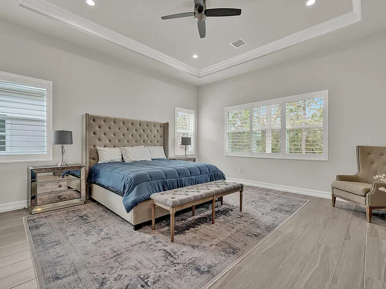 138 SE Palma St — Photo 22