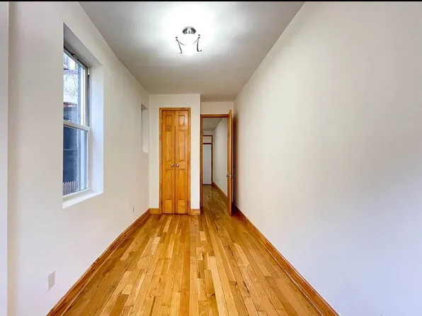 550 Bainbridge Street image 7 of 8