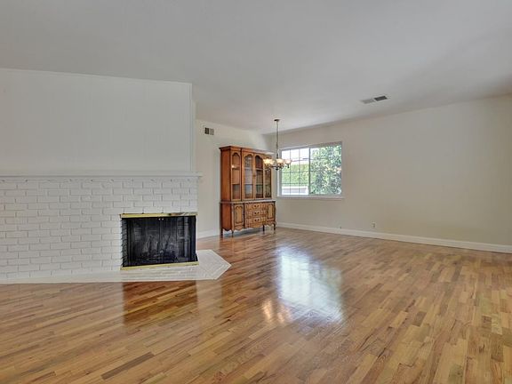 5th image of 708 Ardis Ave