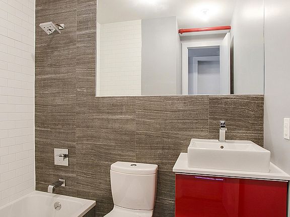 4th image of 368 Throop Ave #3LF