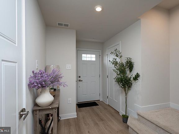 4th image of 121 Chase Ln