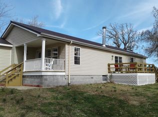 1961 Bell Crossing Rd, Mountain Grove, MO 65711