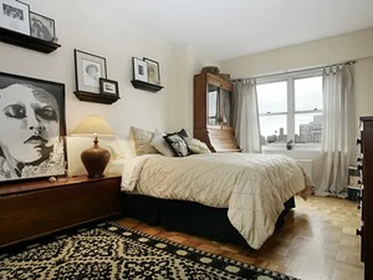 Sold by Corcoran | media 3