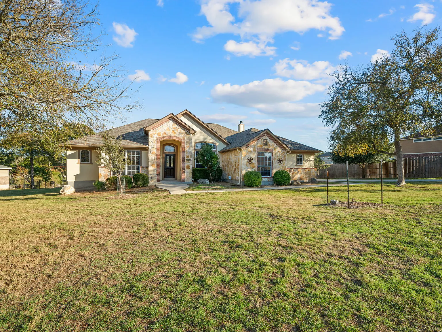 4 bed, 3170 sqft, $3,200 — Photo 3