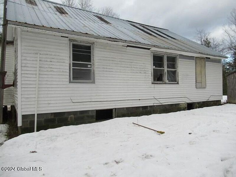 4th image of 334 New Hague Road