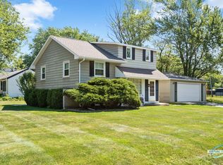 6901 Brookbank Rd, Darien, IL 60561