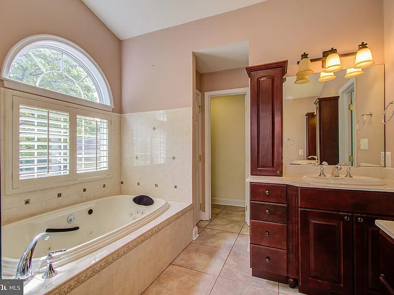 9203 Cedarcrest Dr — Photo 23
