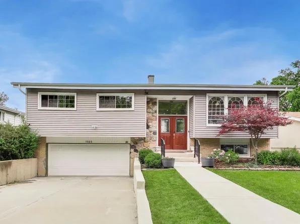 1503 N Park Dr, Mount Prospect, IL 60056