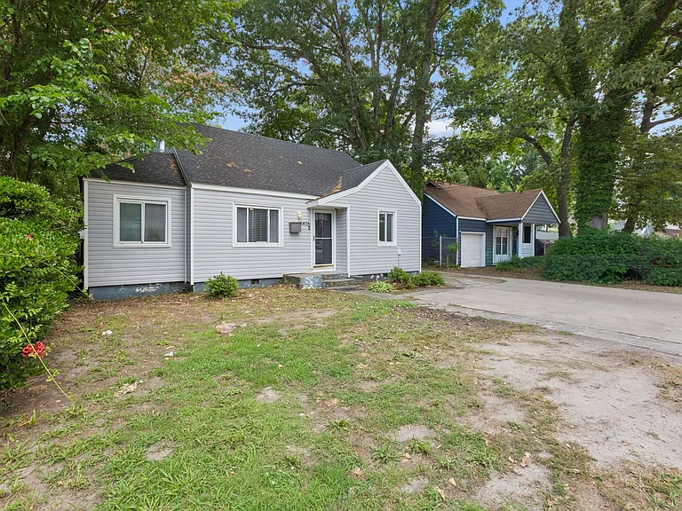 3406 Tidewater Dr — Photo 2