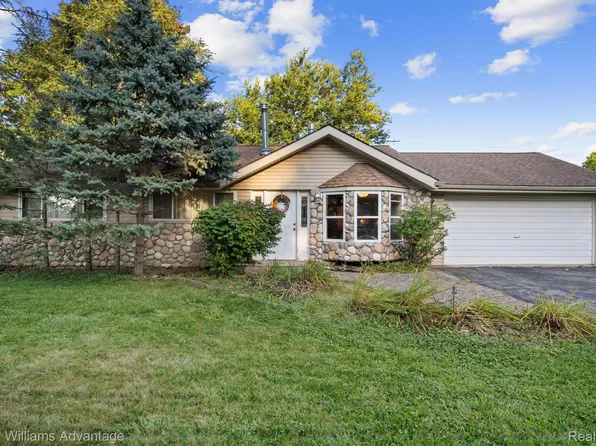 23710 Meadowbrook Rd, Novi, MI 48375