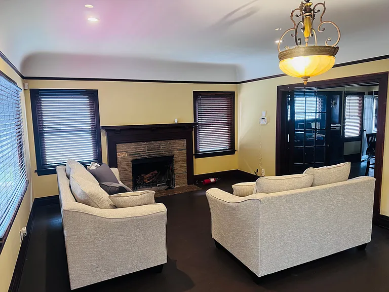 2754 Kenwood Ave #5 — Photo 25