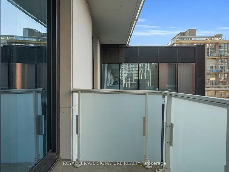 11 Charlotte St #606 — Photo 21