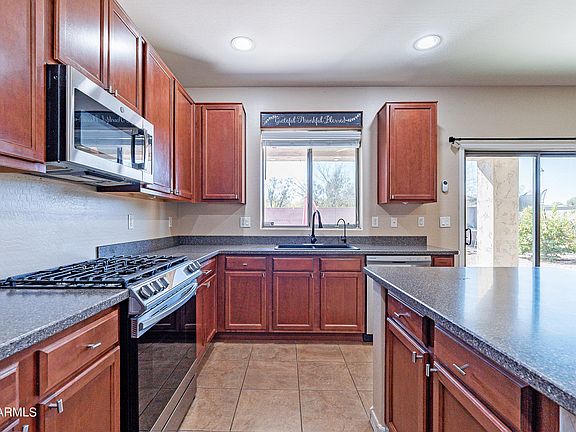 4th image of 40767 W Colby Dr