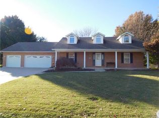 121 Jefferson Dr, Waterloo, IL 62298