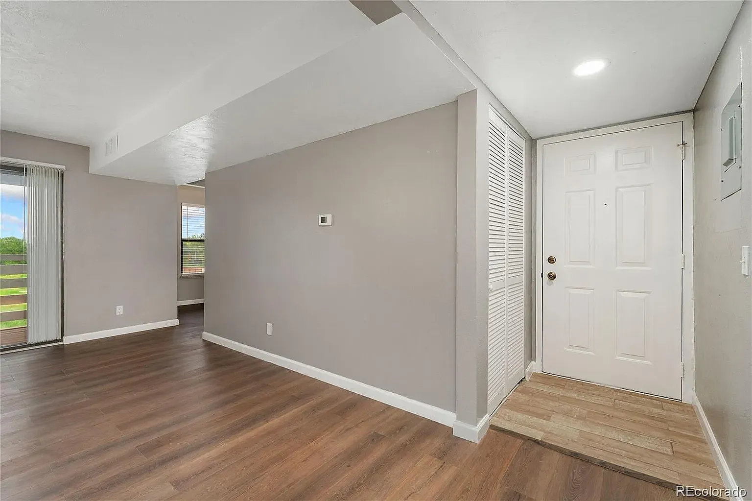 2 bed, 924 sqft, $1,900 — Photo 4