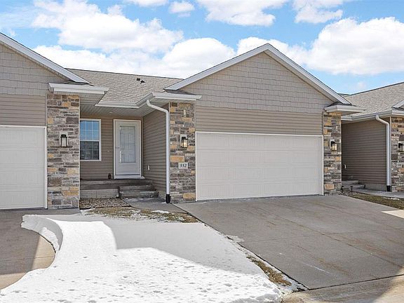 2nd image of 552 Meadow Oak Cir