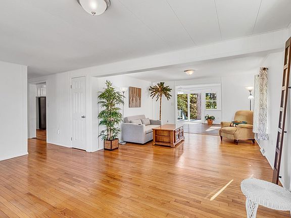 3rd image of 1302 S Glebe Rd