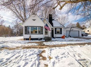 1514 River Dr, Watertown, WI 53094