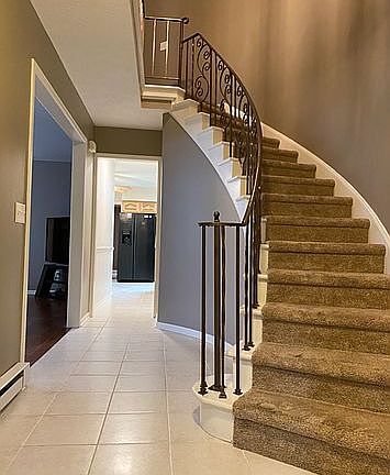 2nd image of 16 Meadowlawn Dr Unit 3