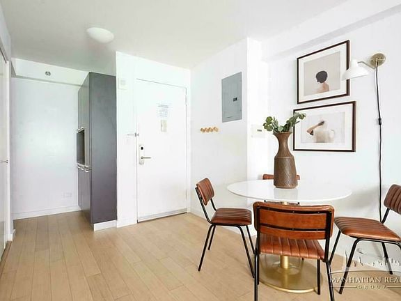 4th image of 222 E 39th St APT 11A