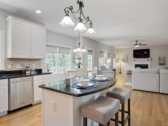 5th image of 12055 Dunnottar Dr