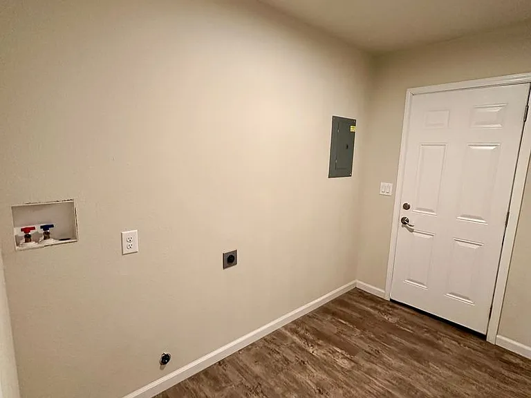 1397 E Cypress Ave — Photo 8